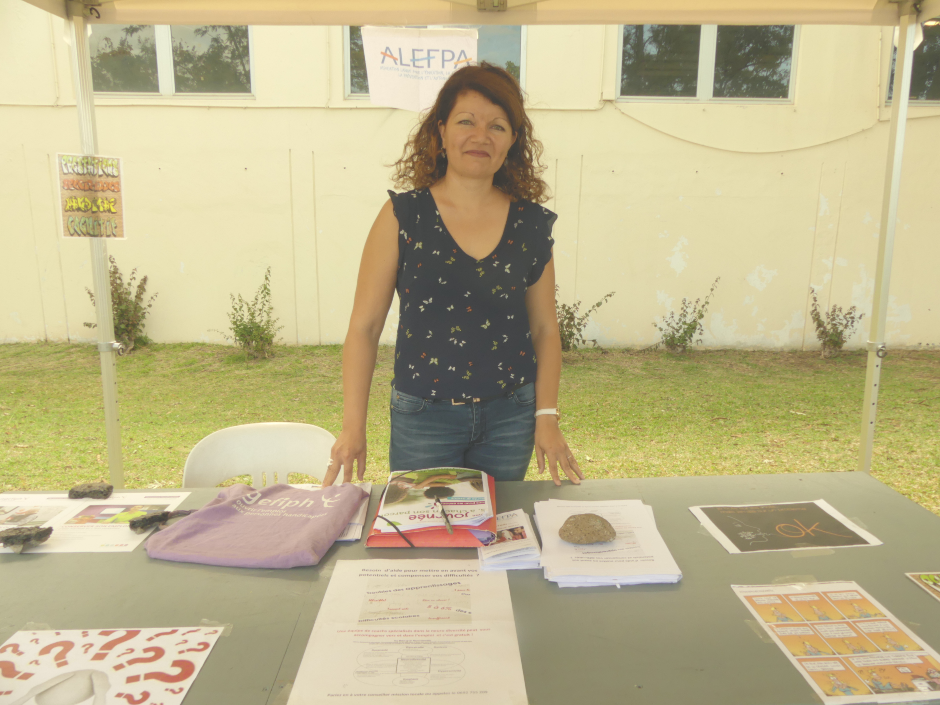 Photo Journee Nationale des DYS 2017 - 22 - Stand Association Laique pour Education Formation Prevention et Autonomie.JPG